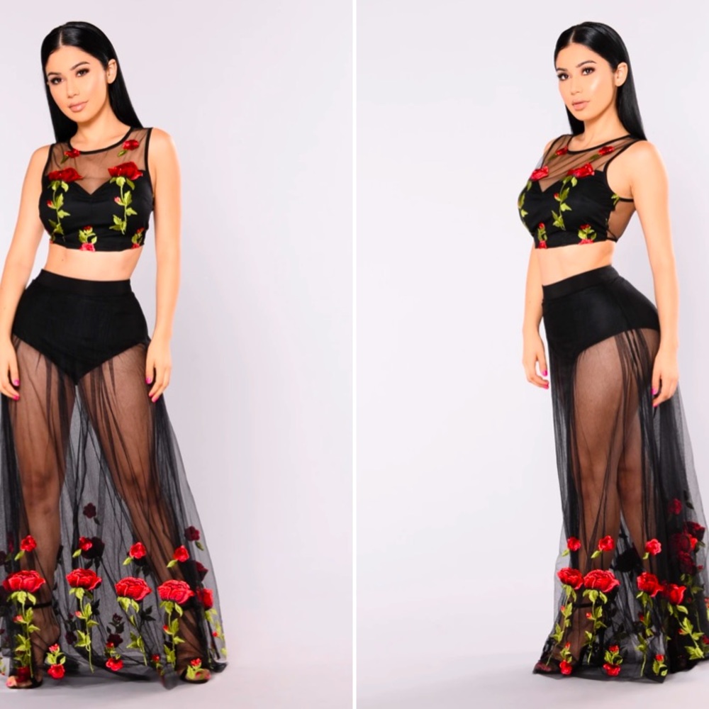 Fashion Nova ‘Bandera Rosa’ Set - xsmall